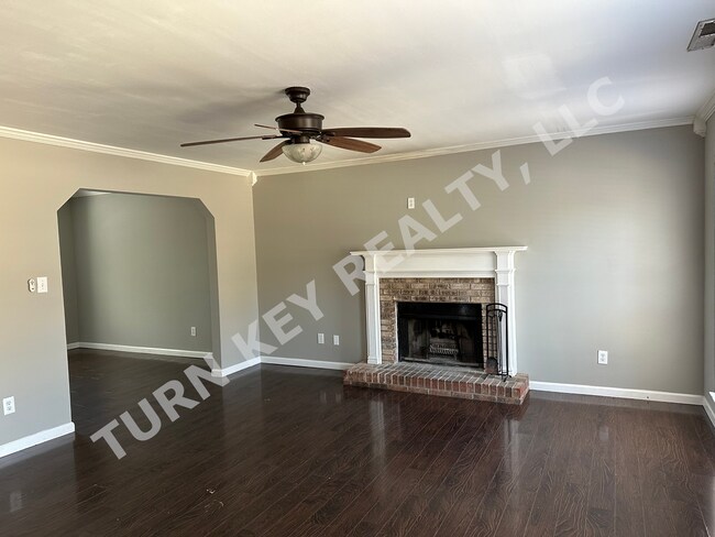 Building Photo - Home for rent in Huffman