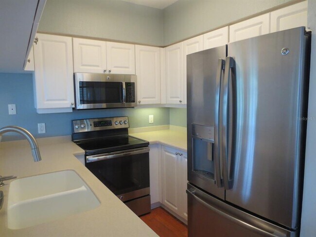 Building Photo - 3014 W Grovewood Ct