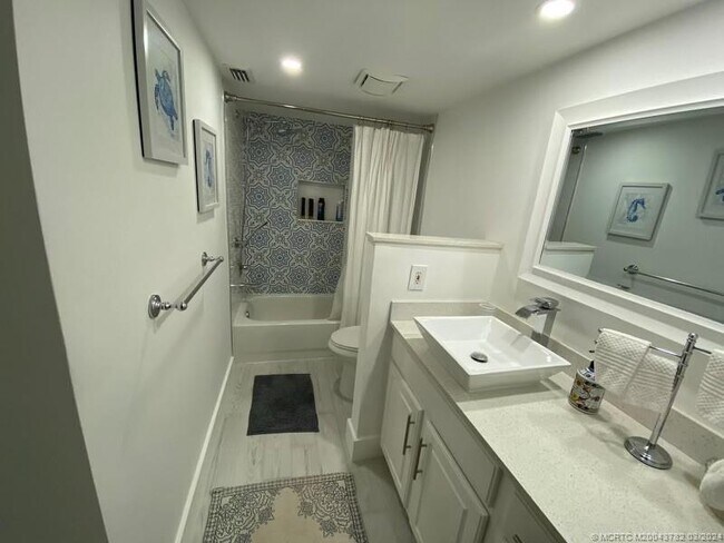 Foto del edificio - 3792 NE Ocean Blvd