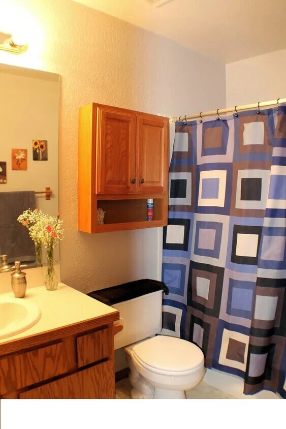 Foto del edificio - 3215 Barclay Ct