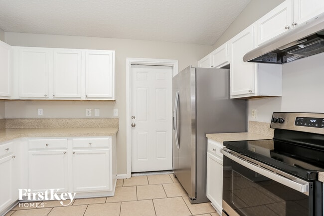 Building Photo - 8353 Longspur Ave