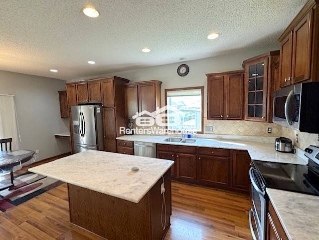 Foto del edificio - 5915 Terraceview Ln N