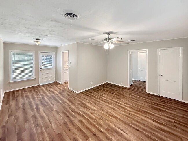 Building Photo - Move-In Ready Home with Brand New Interior Updates