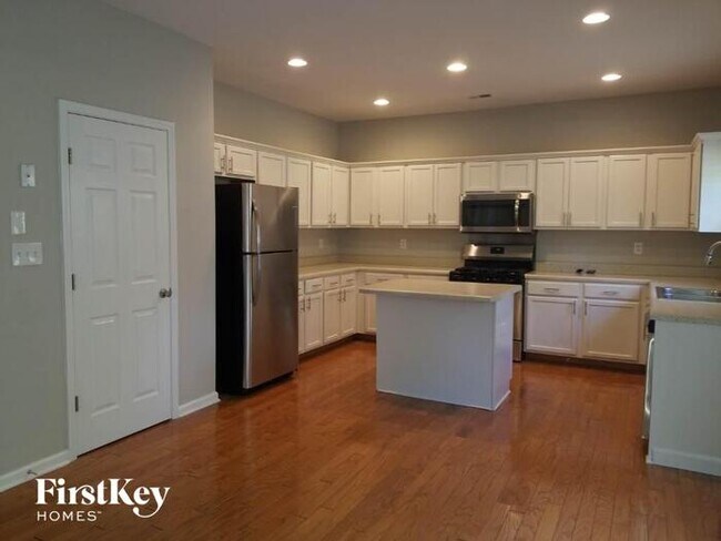 Building Photo - 621 Windham Way