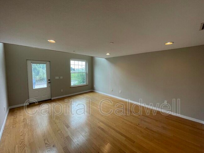Building Photo - 1611 E 6th Ave