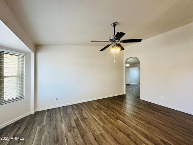 Foto del edificio - 1803 N Cheri Lynn Dr