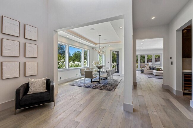 Building Photo - 385 Fletcher Dr