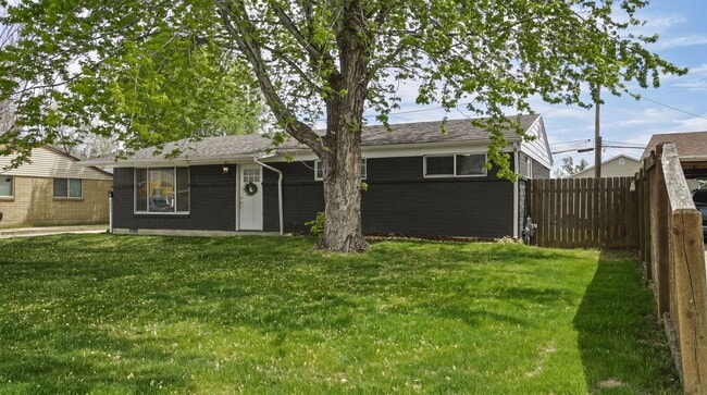 Building Photo - Charming and Quiet 3 bed Orem Home in Prime Location with Solar!!