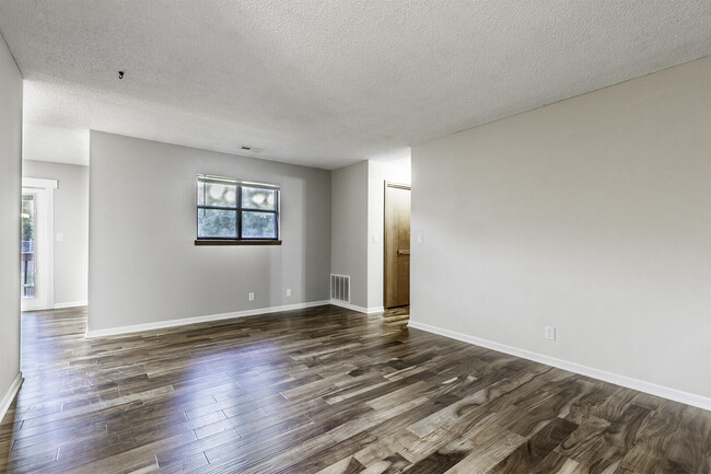 Foto del edificio - 2801 W Broadway