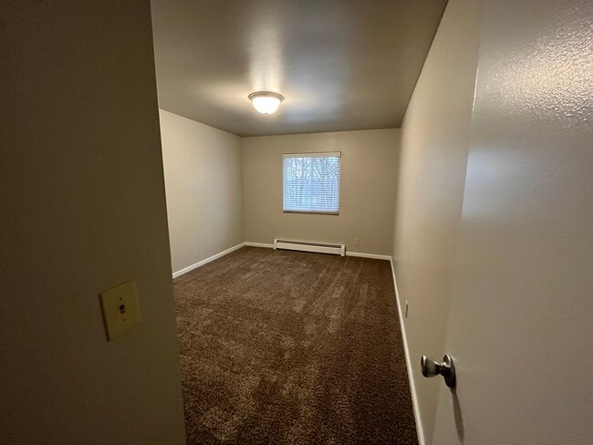 bedroom - Richmond Hills Apartments