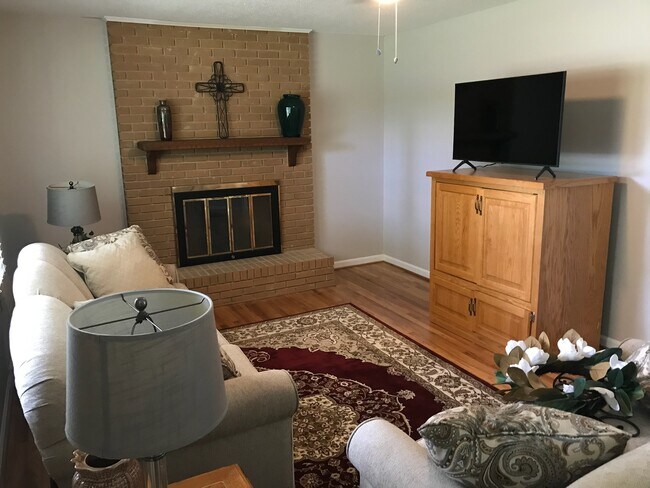 Foto del edificio - 1534 Redd St NW