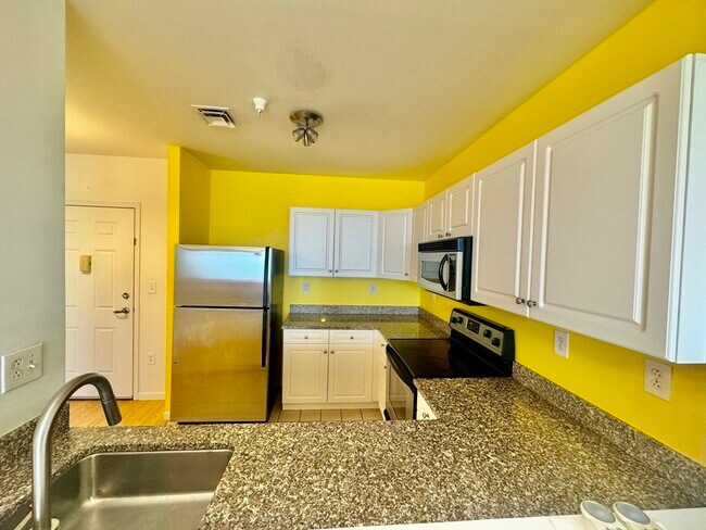 Building Photo - 1 Cityview Ln
