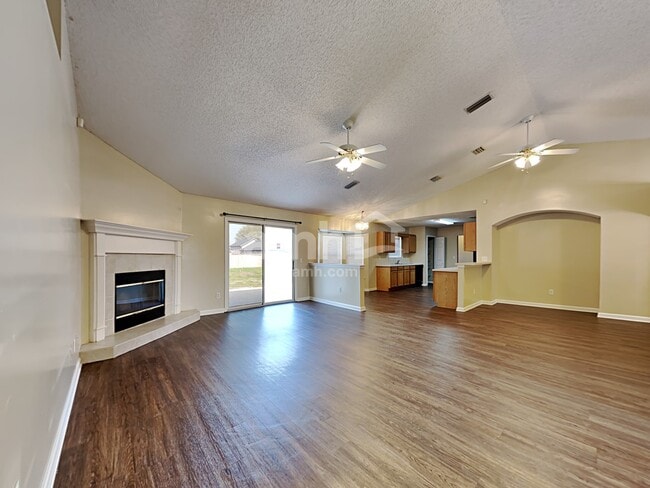 Foto del edificio - 2562 Glenfield Dr