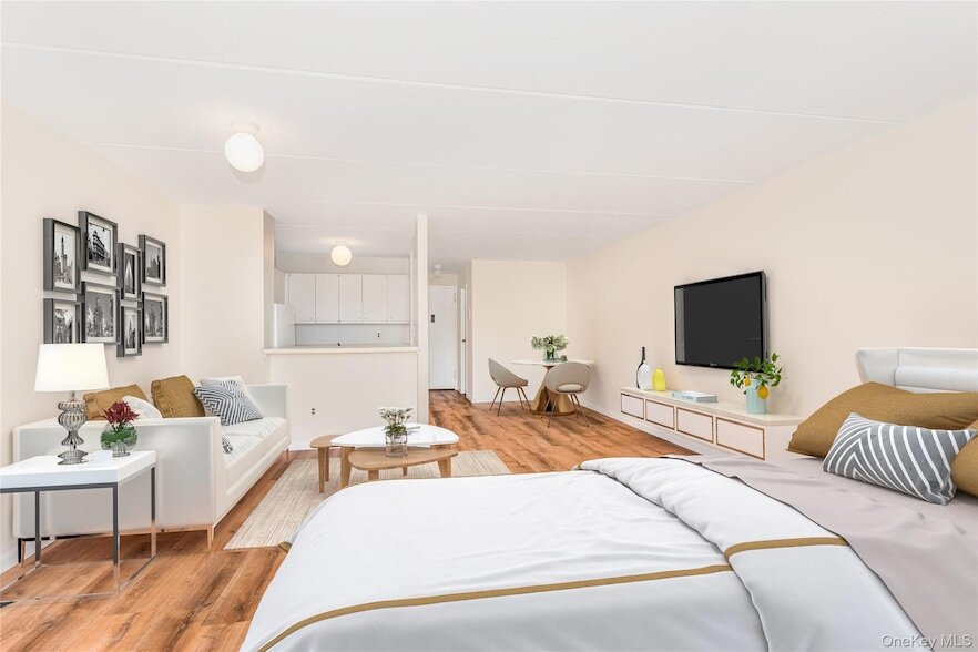 Foto principal - 1155 Warburton Ave