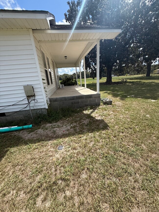 Foto del edificio - 14768 Old River Rd S