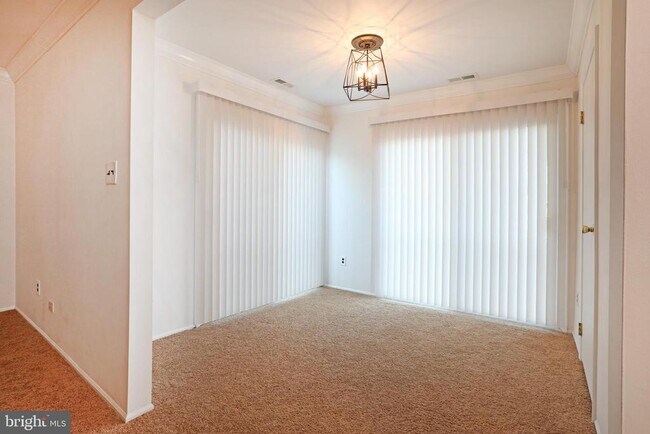 Foto del edificio - 19 Chelsea Ct