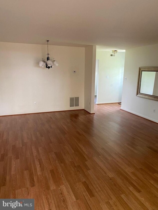 4129 Weeping Willow Ct Unit 142C, Chantilly, VA 20151 Apartment for