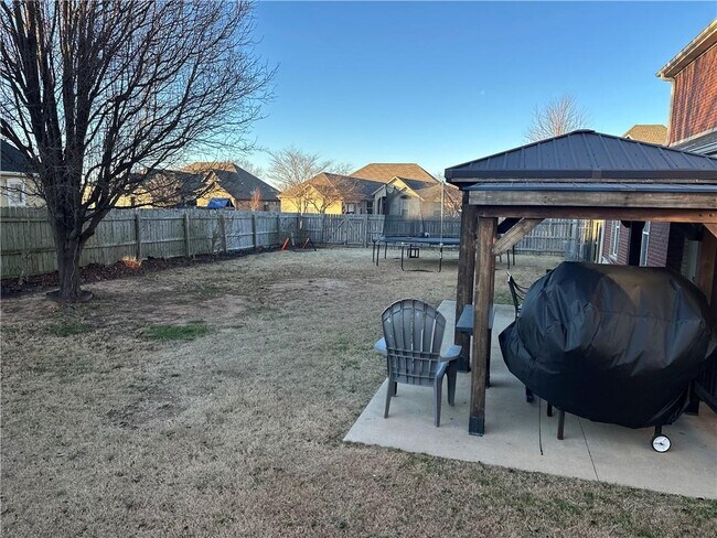 Foto del edificio - 4500 SW Swinton Dr