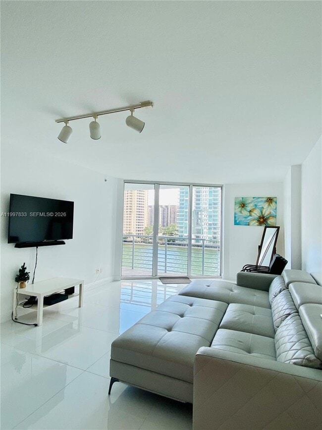 Building Photo - 325 S Biscayne Blvd