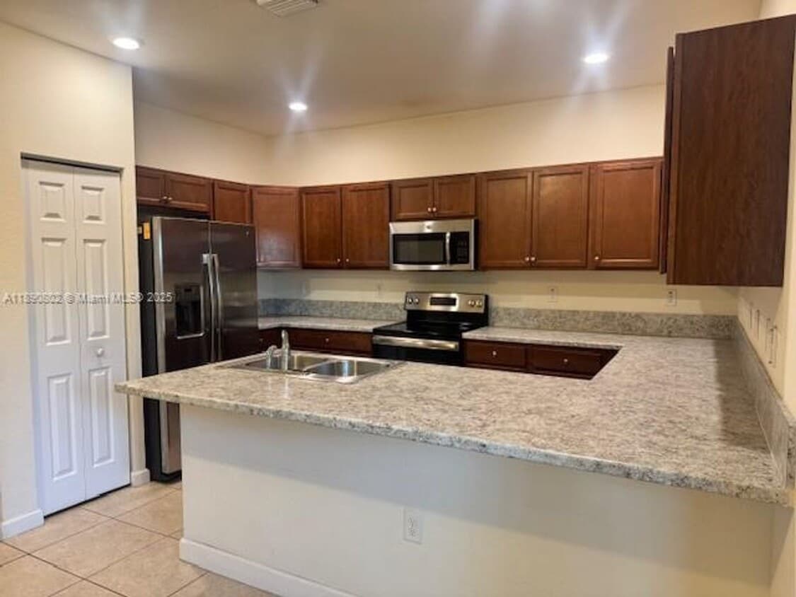 Photo - 3368 W 92nd Place, Hialeah, FL 33018