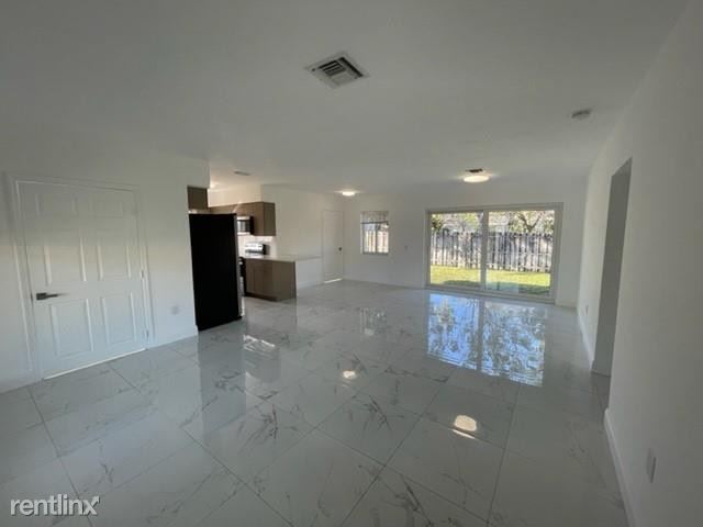 Foto del edificio - 4 br, 2 bath House - 117 NW 24th St