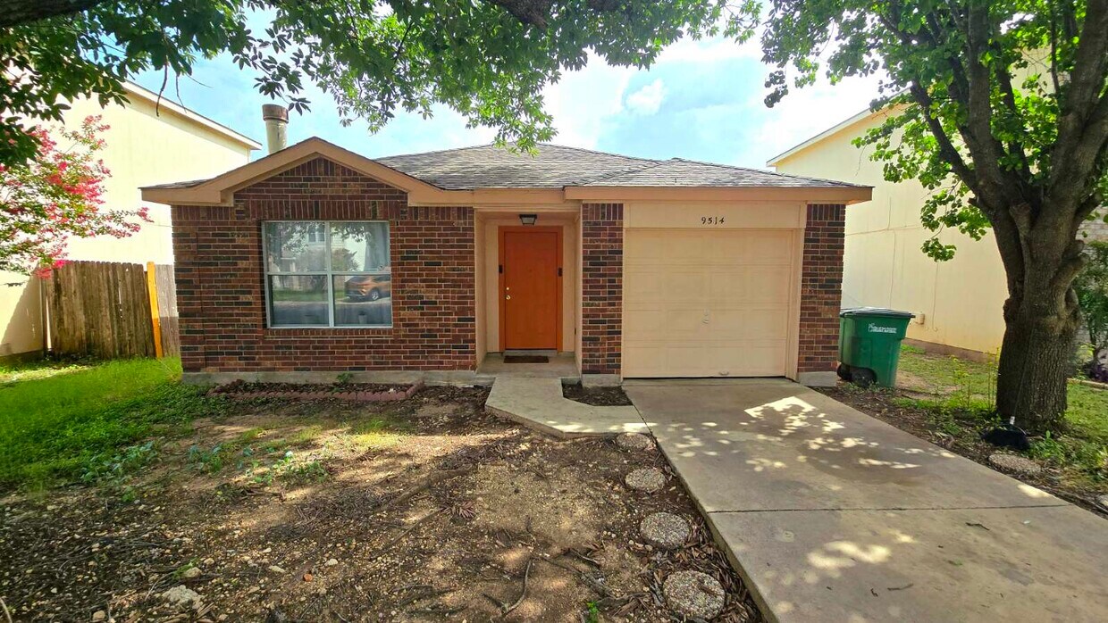 Foto principal - 9514 Celine Dr