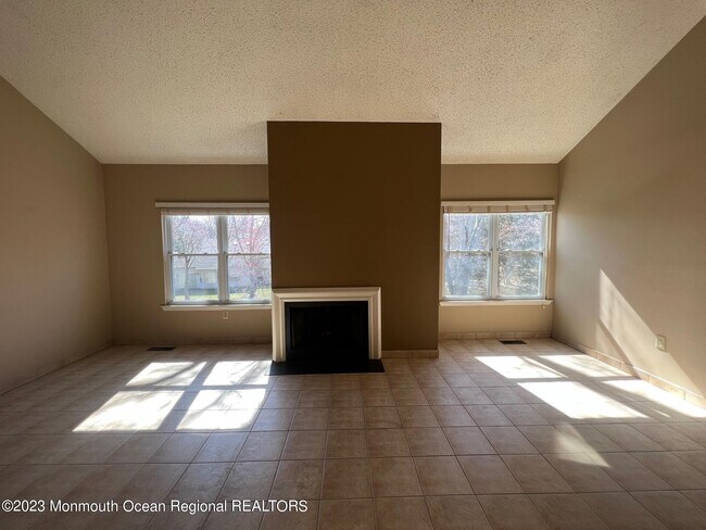 Foto del edificio - 216 Ravenswood Rd