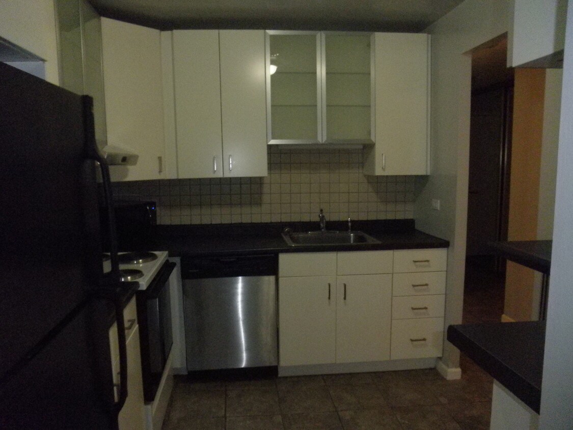 Kitchen - 420 Walnut Creek Rd