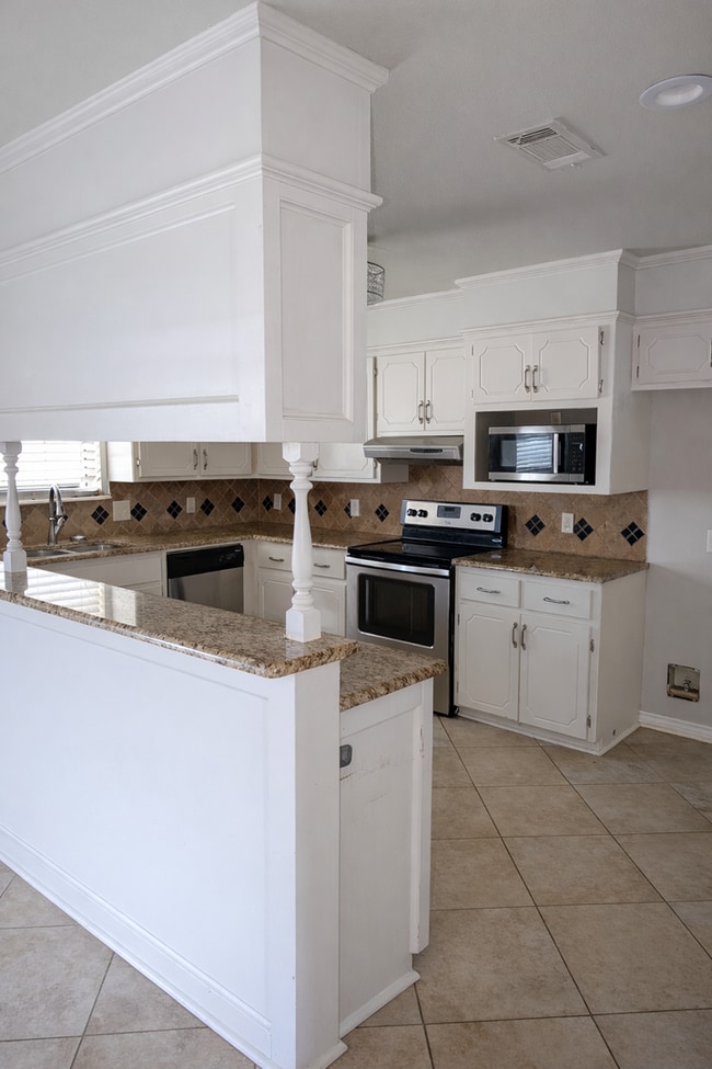 Building Photo - now renting 3 bedroom 2 bath house located in Pleasant Grove school distrct