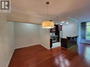 Building Photo - 4685 Valley Dr