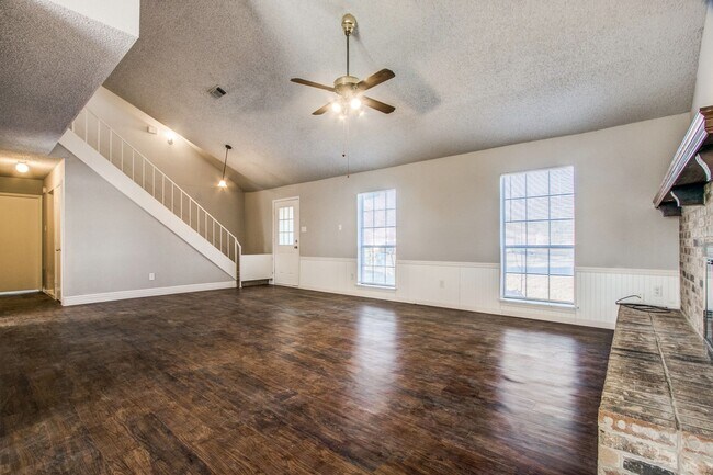 Building Photo - 5100 Melody Ct