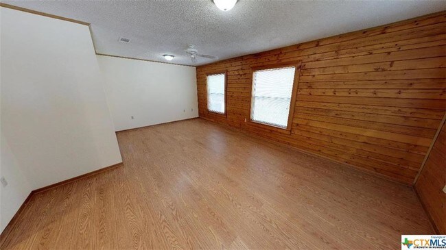 Building Photo - 123 Woodland Ave