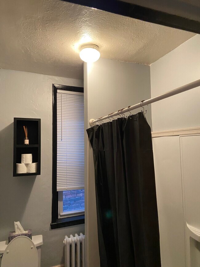 Bathroom - 1123 Tasker St