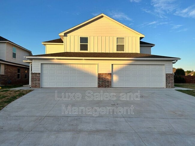 Building Photo - 10816 NW 119th St