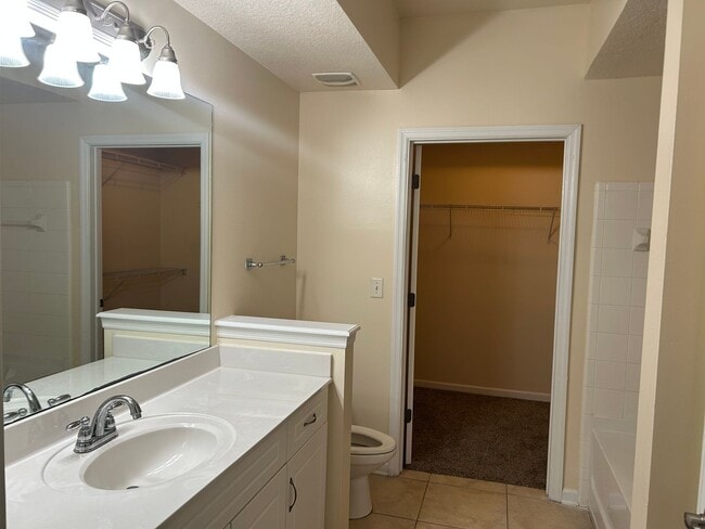 Foto del edificio - 2B/2B Condo in Esplanade Town Center!