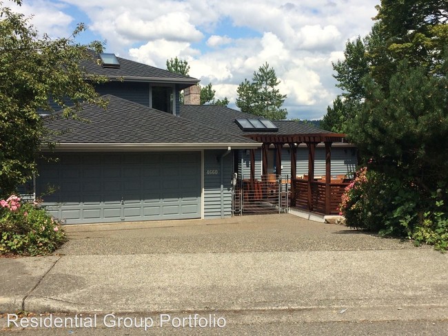 Building Photo - 4 br, 4.5 bath House - 4660 NE 89TH ST