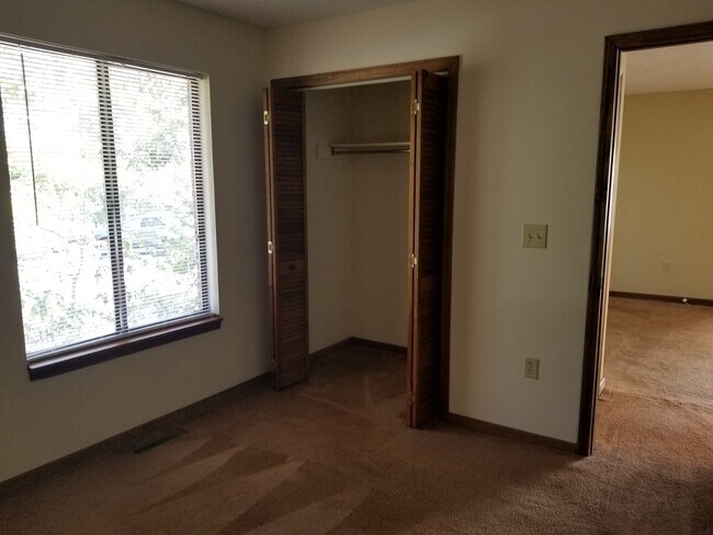 Bedroom - 106 Shagbark Ln