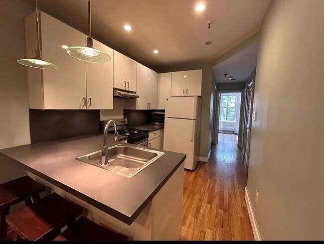 Foto del edificio - 129 Clinton St