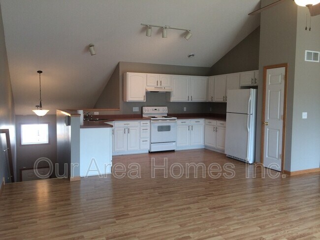 Foto del edificio - 5423 Elm Grove Ave