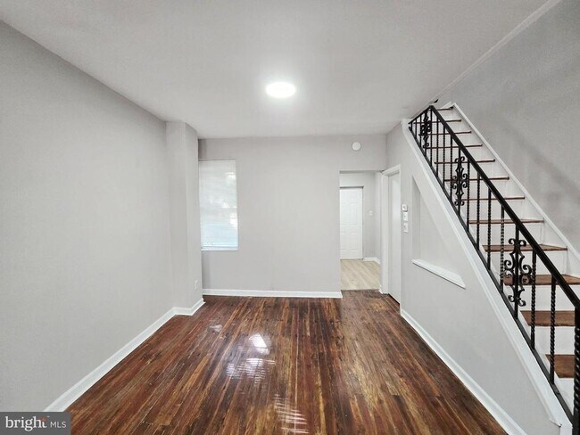 Foto del edificio - 1910 Sigel St