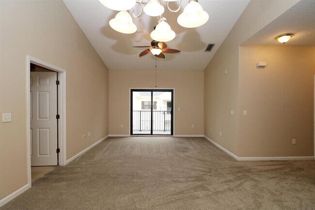 Foto del edificio - 104 Laurel Wood Way