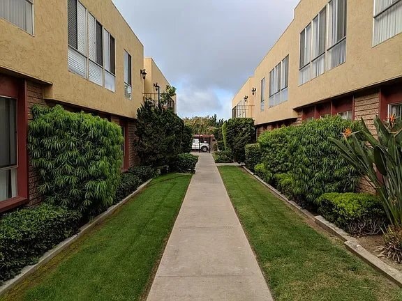Building Photo - 617 3rd Ave
