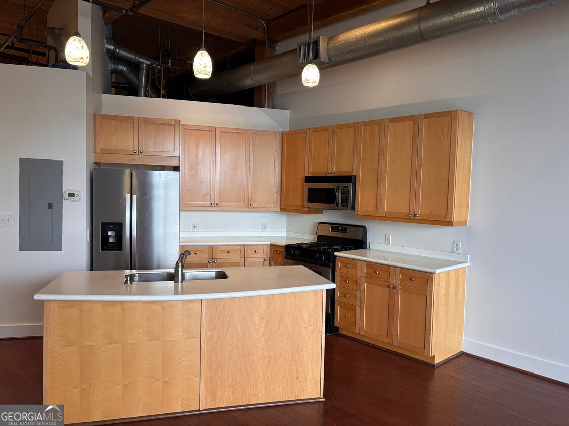 Primary Photo - 204 Walker St SW