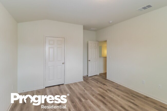 Building Photo - 288 Zarya