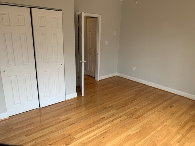 Foto del edificio - 2 BR/3.5 BA Updated Columbia Heights Row H...