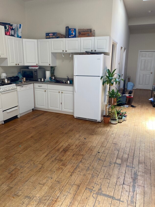 Photo - 813 W Broad St (Richmond, VA)