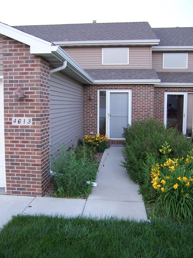 Foto del edificio - 4613 Twain St