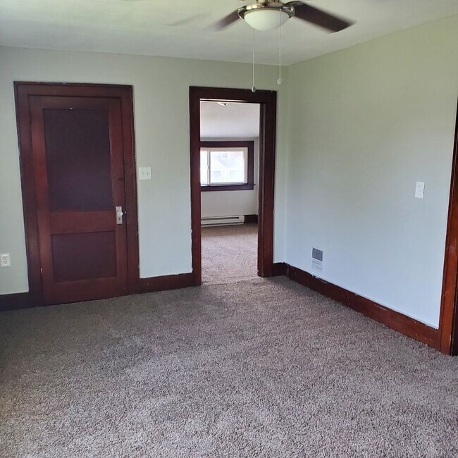Foto del edificio - 4brm House for Rent