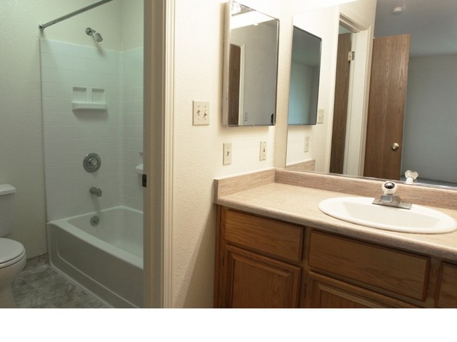 2x2 Master Bathroom - Marconi Village Apartments