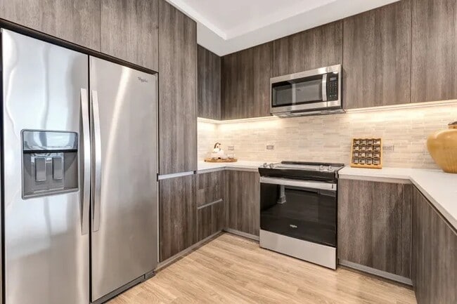 Luxury High-Rise Living with Up to 4 Weeks... - Luxury High-Rise Living with Up to 4 Weeks... Apartment